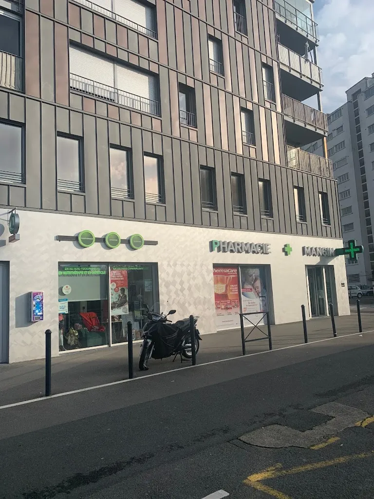 PHARMACIE MANGIN I Boulevard des Martyrs Nantes 44